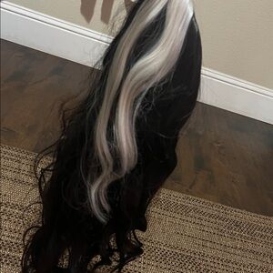 Elegant Black and White Hair Wig
